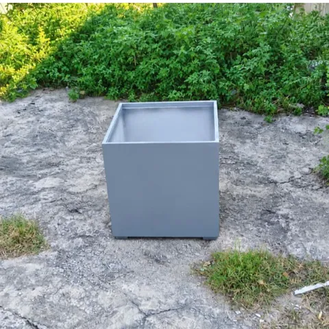 Chậu nhựa composite kích thước 30x30x30 ,40×40×40,50×50×50  trồng cây ban công, sân vườn độ bền cao