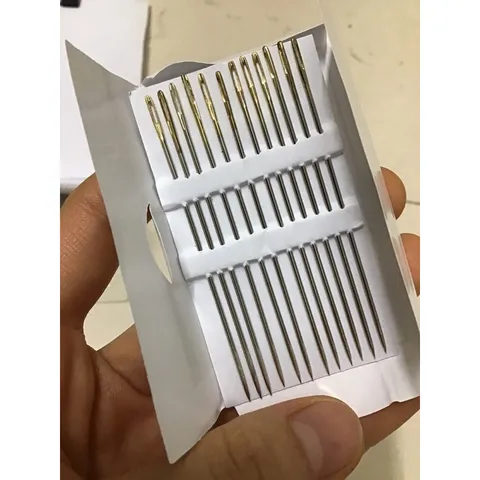Vỉ 12 kim khâu quần áo - kim xỏ chỉ lỗ to dùng trong may vá dài 7cm 860241