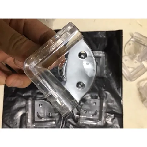 4 Miếng bịt góc bàn, miếng bọc cạnh bàn, bịt góc vuông bằng silicon