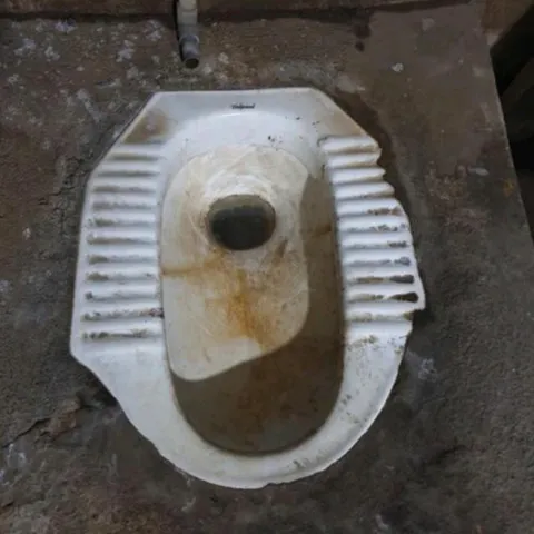 Chai tẩy mốc nền gạch, đồ men sứ. dung dịch cọ nền nhà tẩy đồ men sứ ố vàng tẩy sàn Dr.C 1000ml