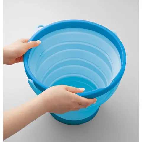 Xô mềm gấp gọn cao cấp Nakaya 7.8L màu xanh dương - Nội địa Nhật Bản