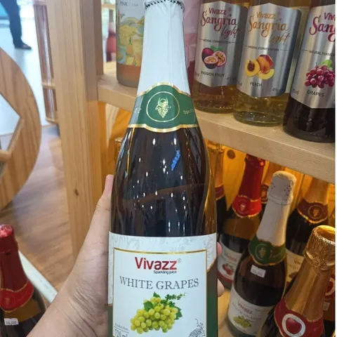 Nước Trái Cây Có Ga Vivazz (Nho Xanh) Chai 750mill