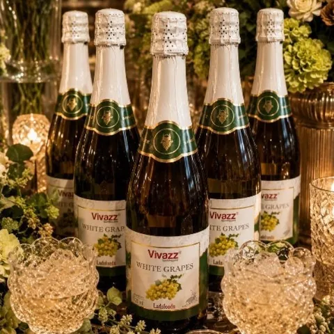 Nước Trái Cây Ladofoods - Nước Nho Xanh Có Ga Vivazz Chai 750mill