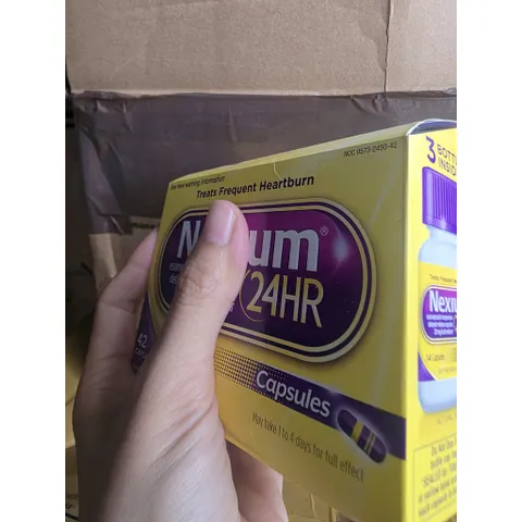 HÀNG NHƯ HÌNH. HỘP LỚN CÓ 3 HŨ NHỎ BÊN TRONG. TỔNG 42V. CỦA MỸ DATE XA