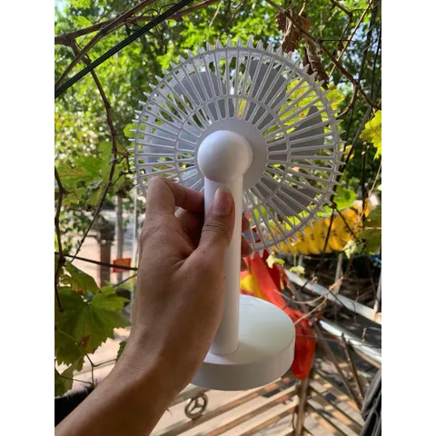 Quạt để bàn F29B , 8 inch , tích điện , động cơ không chổi than siêu bền cực mát , êm ái không ồn , tiện lợi mang theo .