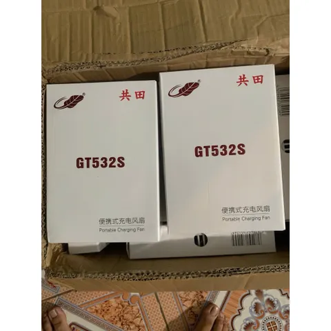 Quạt để bàn Gongtian GT532s nhỏ gọn siêu siêu mát , sử dụng 2 pin 18650 đi kèm cho thời gian sử dụng cực lâu  siêu bền . 863868