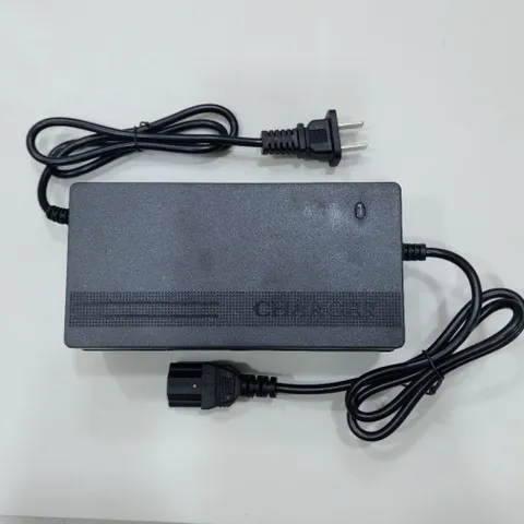 Sạc Bình Phun Thuốc 12V (loại tốt có quạt quạt nhiệt và Ngắt khi sạc đầy)