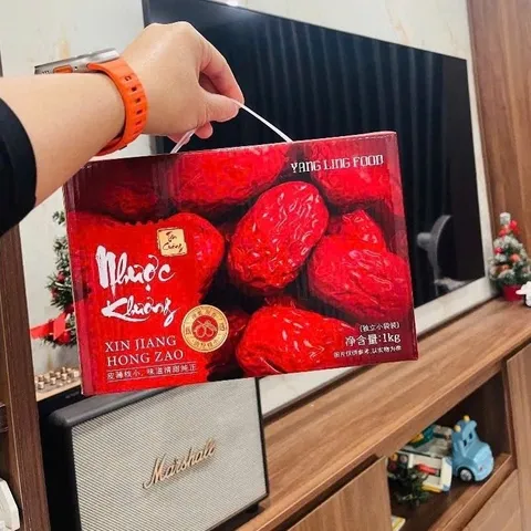 Hộp 1kg Táo Đỏ Tân Cương Nhược Cương Yang Ling Food Hàng Loại Ngon, Quả To, Cùi Dày Hạt Nhỏ Tự Nhiê