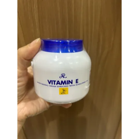 Combo Kem dưỡng ẩm vitamin E và Sữa rửa mặt Rice Milk Thái Lan
