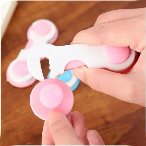 COMBO  03 (ba) cái Dụng Cụ Khoá Tủ Quần Áo, Tủ Lạnh, Tủ Đồ An Toàn Cho Bé