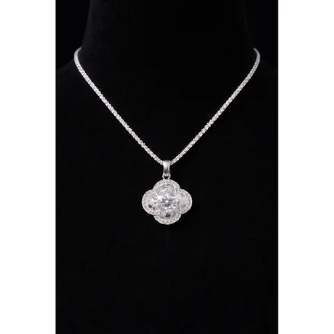 VÒNG CỔ MẶT HOA ĐÁ XOAY LẤP LÁNH – THANH LỊCH & SANG TRỌNG