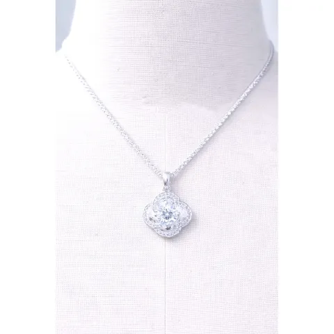 VÒNG CỔ MẶT HOA ĐÁ XOAY LẤP LÁNH – THANH LỊCH & SANG TRỌNG