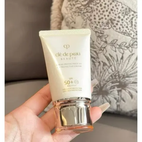 Kem chống nắng C.lé de Pe.au Be UV Protection Cream SPF 50+/PA++++ (50ml)