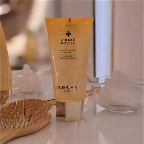 💋 Sữa Rửa Mặt Guerlain Abeille Royale Cleansing Care-In-Mousse Face Wash & Cleanser 𝟏𝟕𝟓ml 💋