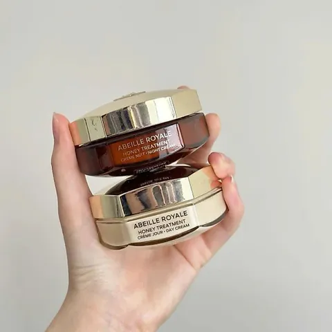 Bộ đôi phục hồi tái tạo da đình đám từ G.u.e.r.l.a.i.n – Abeille Royale 💛
