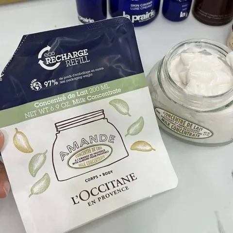 Set 𝟏 hũ 𝟐𝟎𝟎ml + 𝟏 túi refill 𝟐𝟎𝟎ml