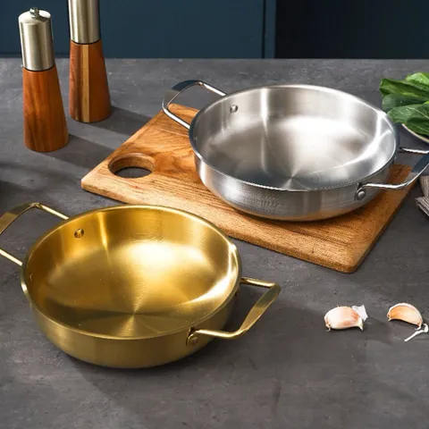 chảo đáy bầu 2 quai, thường dùng để nấu mì cay, nấu lẩu mini, xào nấu tại bàn hoặc đựng thức ăn trang trí (TH749)