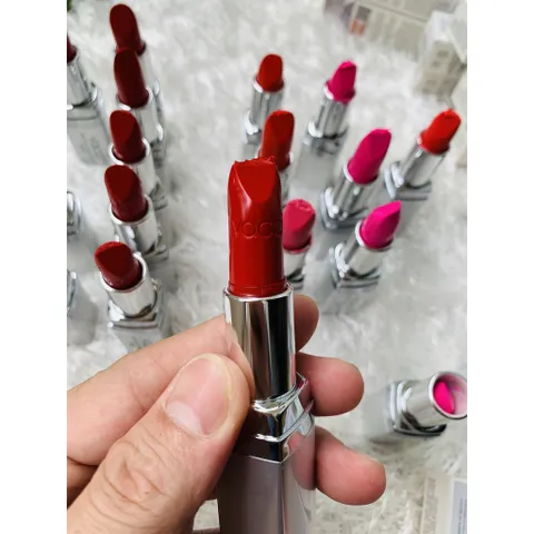 Thanh Lý  SON LÌ VACCI CAO CẤP LÂU PHAI - VACCI LIPSTICK MATTE ( hàng LỖI , Đổ mồ hôi  )
