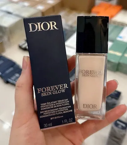 Kem Nền D Forever Skin Glow 30ml tone da sáng tự nhiên 0N