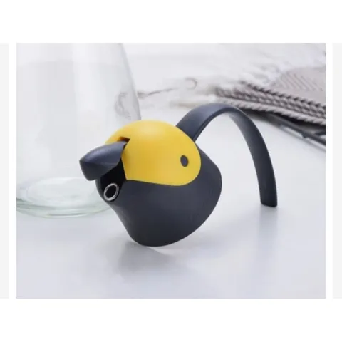 Bình Thủy Tinh Rót Dầu LocknLock CKO201 550ml nắp vàng