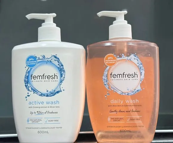 ✨ Dung dịch vệ sinh Femfresh Cam 600ml làm sạch dịu nhẹ, cân bằng pH chính hãng