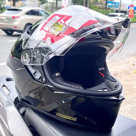 Nón Bảo Hiểm Fullface KYT TT-Revo Đen Bóng Chính Hãng – Form Nhỏ Ôm Đầu, Thiết Kế Thể Thao