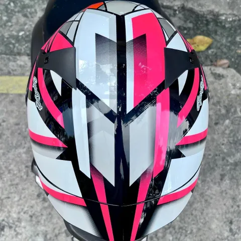 Nón Bảo Hiểm KYT TTR-JET 3/4 Tem Mosaic Fuxia Chính Hãng – Kính Dài, Kính Âm, Chuẩn ECE 22.06