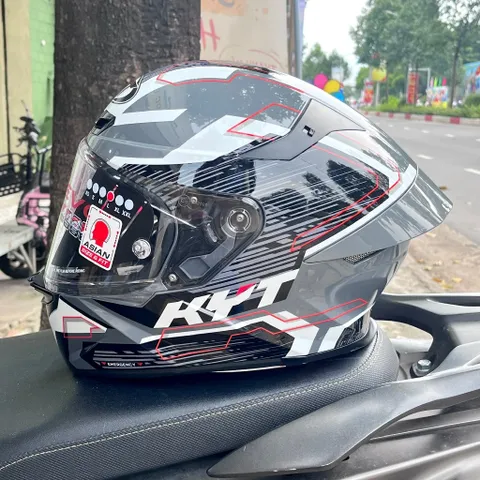 Nón Bảo Hiểm Fullface KYT TT-Revo Tem Speeding Grey Chính Hãng – Form Nhỏ Ôm Đầu, Thiết Kế Thể Thao