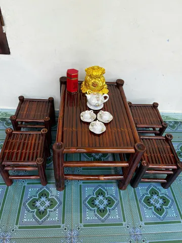 Bàn ghế tre - 1 bàn tùy chọn 4 ghế đôn hoặc 2 ghế đôn - Kích thước cao 50cm X dài 70cm X rộng 50cm - Sẵn 3 màu