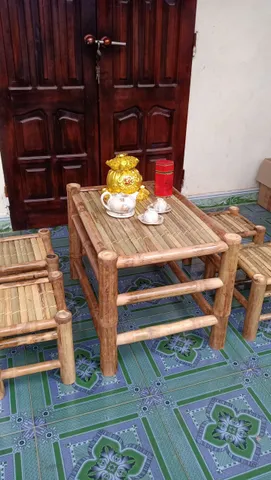 Bàn ghế tre - 1 bàn tùy chọn 4 ghế đôn hoặc 2 ghế đôn - Kích thước cao 50cm X dài 70cm X rộng 50cm - Sẵn 3 màu