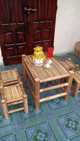 Bàn ghế tre - 1 bàn tùy chọn 4 ghế đôn hoặc 2 ghế đôn - Kích thước cao 50cm X dài 70cm X rộng 50cm - Sẵn 3 màu