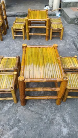 Bàn ghế tre - 1 bàn tùy chọn 4 ghế đôn hoặc 2 ghế đôn - Kích thước cao 50cm X dài 70cm X rộng 50cm - Sẵn 3 màu