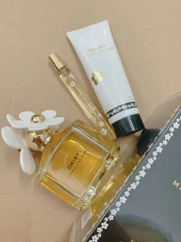 Set Marc Jacobs Daisy EDT Nước hoa nữ quyến rũ 3 món 100ml+10ml+Body Lotion 🏷️Giá rẻ nhất