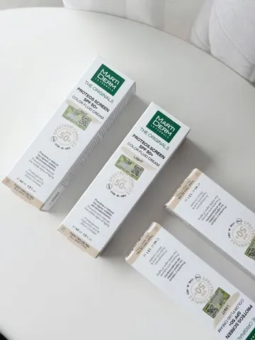 Kem chống nắng MartiDerm Proteos Screen SPF50+ Color Fluid 40ml nâng tone da