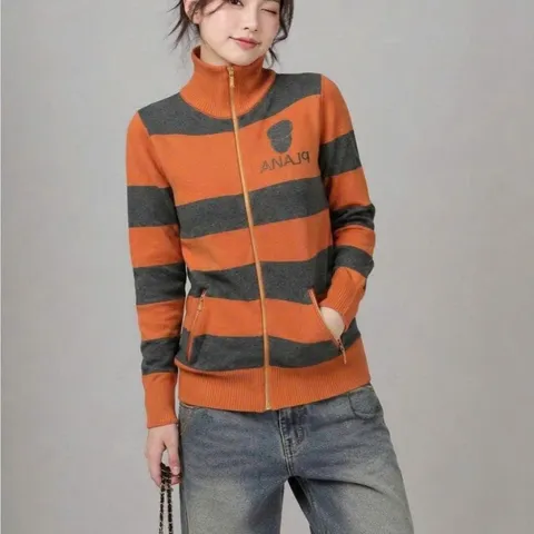 Áo khoác len cardigan nữ kiểu sọc ngang cổ trụ phối dây kéo vàng