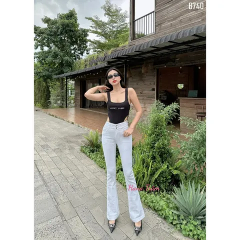 Quần jean dài nữ ống Loe lưng cao 2 nút mẫu trơn co giãn màu trắng