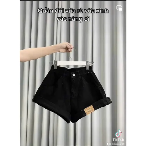 Quần Sọt Jean Nữ Mẫu Trơn Lật Lai Đính Logo Siêu Cute