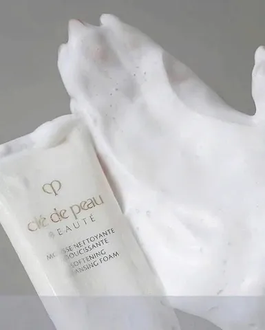 Sửa rửa mặt Cle De Peau Beauté Clarifying Cleansing Foam làm sạch sâu cho da khô 125ml 