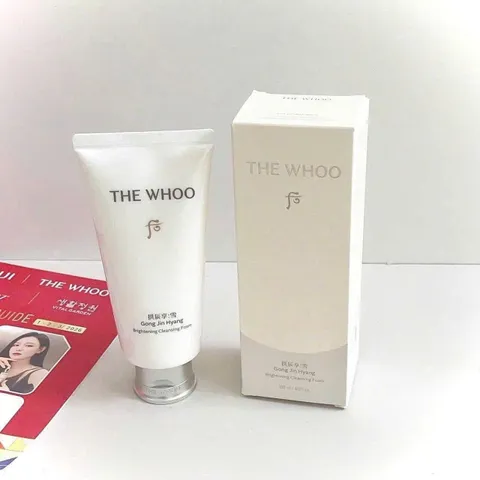 Sữa rửa mặt dưỡng trắng da Whoo Gongjinhyang Brightening Cleansing Foam 180ml - Làm sạch bụi bẩn, bã nhờn, hỗ trợ dưỡng trắng da