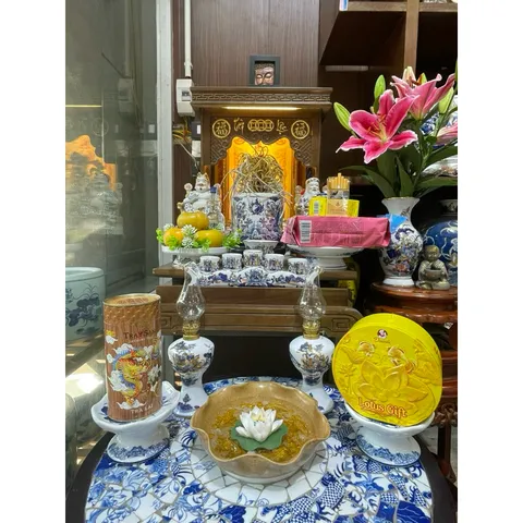 Đồ Thờ Cúng - Bộ Thờ Men Trắng Vẽ Vàng Hoa Sen Lam Gốm Sứ Bát Tràng