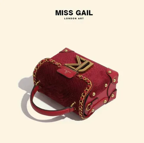 (Hàng V.I.P ORDER LIMITED) - Túi cốp thương hiêu MISS GAIL nhung đỏ mùa đông