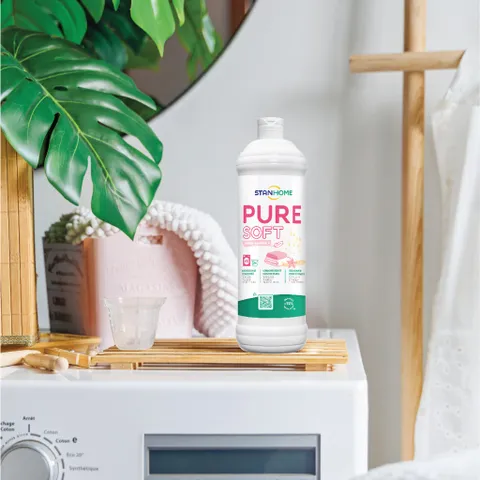 Nước xả vải hương dịu ngọt với nguyên liệu từ tự nhiên Stanhome Pure Soft White Comfort 1000ml
