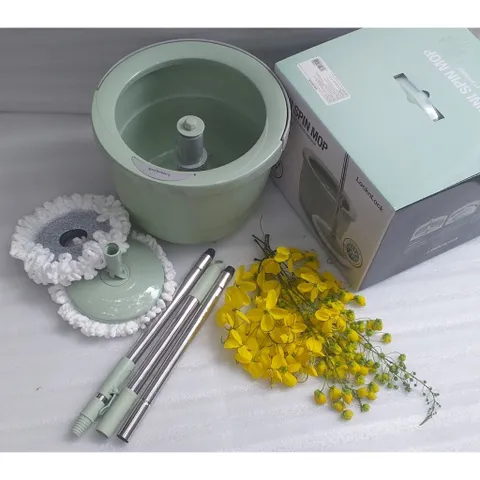 Bộ cây lau nhà xoay tay LocknLock  ETM498MIT  Corner 2 bông lau