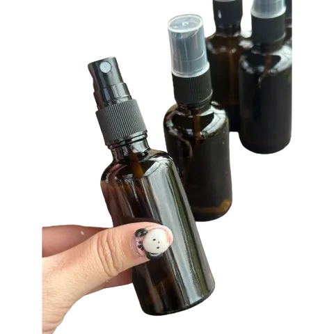 Lọ thủy tinh 100ml nâu, nắp xịt