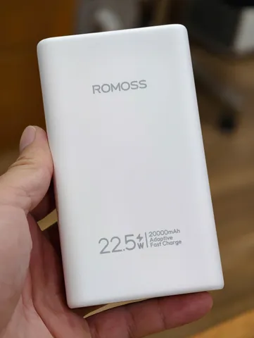 Pin sạc dự phòng 20000mah hãng Romoss kèm cáp tiện lợi, Dung lượng chuẩn, Tiêu chuẩn CCC mang trên máy bay