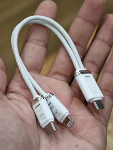 Pin sạc dự phòng 20000mah hãng Romoss kèm cáp tiện lợi, Dung lượng chuẩn, Tiêu chuẩn CCC mang trên máy bay