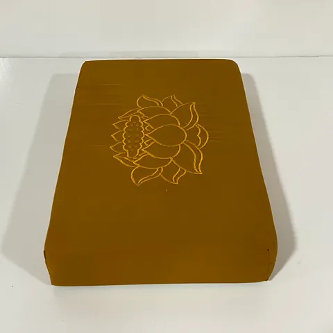 Gối quỳ nhỏ ngồi thiền tụng kinh Phật vải đẹp êm ái 20CM X 30CM DÀY 3 LY