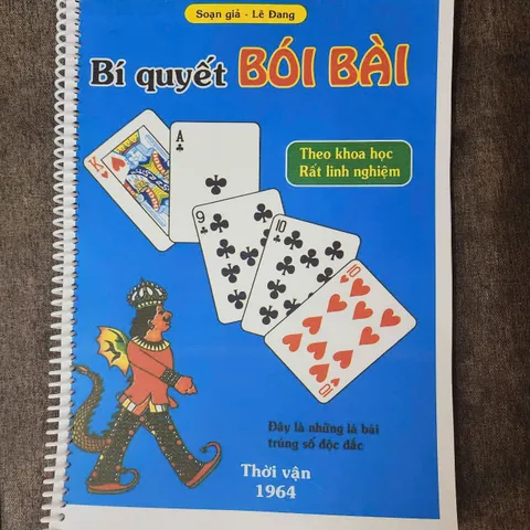 DƯƠNG KHOA SHOP Sổ tay 3 quyển BÓI QUẺ BÀI THẦN , BÍ QUYẾT BÓI BÀI VÀ BÓI QUẺ CHÂN GÀ khổ a4 lò xo 879590