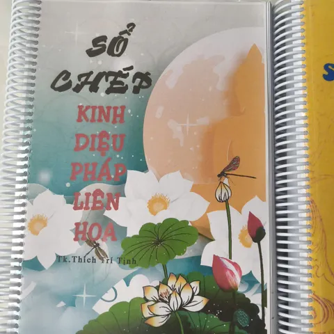 VỞ CHÉP KINH DIỆU PHÁP LIÊN HOA CHỮ MỜ VÀ TRẮNG TRƠN CỦA HT THÍCH TRÍ QUẢNG, HT THÍCH TRÍ TỊNH - TẶNG 20 VIẾT