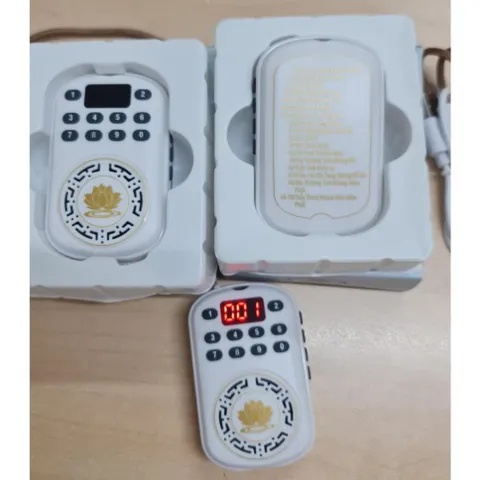 Tặng cốc sạc, Máy niệm Phật Mini 50 bài có thần chú dược sư trị bệnh 50 bài, có khe thẻ nhớ